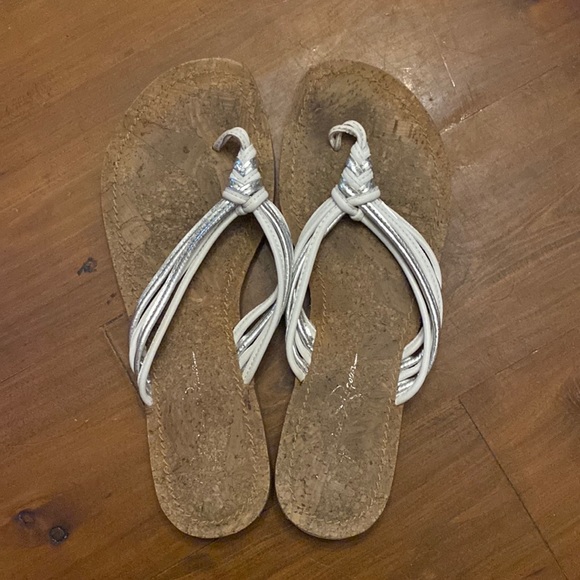 Jessica Simpson Flip Flops - Picture 1 of 2